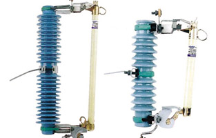 雷爾沃電器有限公司以高壓電器產(chǎn)品作為自己的核心產(chǎn)業(yè)，以產(chǎn)品設(shè)計(jì)為主導(dǎo)，主要研發(fā)生產(chǎn)戶內(nèi)外高壓真空斷路器，高壓負(fù)荷開關(guān)，隔離開關(guān)，熔斷器，互感器，避雷器，接地開關(guān)，六氟化硫開關(guān)等產(chǎn)品。產(chǎn)品廣泛應(yīng)用于各等級(jí)電網(wǎng)，風(fēng)能發(fā)電廠，太陽能發(fā)電廠，核電，水電等領(lǐng)域。今天雷爾沃作為高壓熔斷器的生產(chǎn)廠家來告訴你：高壓熔斷器型號(hào)含義及組成，讓你對(duì)高壓熔斷器有個(gè)新的認(rèn)識(shí)。